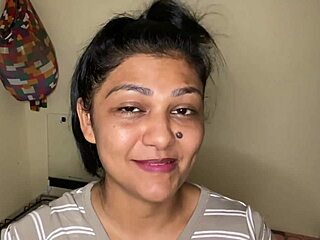 Kel bares her tits for you, come see the full reveal now