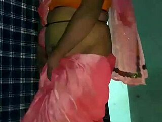 FEEL THE HEAT AS SHEMALE DANCES HOT MUJRA IN SAREE
