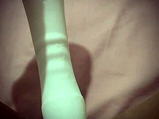 BIG PUSSY SOUNDS WET WITH DILDO TOY PLAY