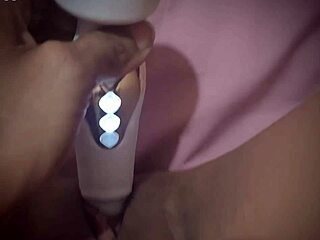 BIG PUSSY SOUNDS WET WITH DILDO TOY PLAY