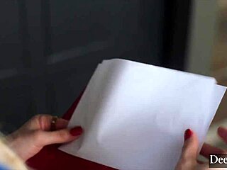 Сляпа блондинка Сесилия укротена дълбоко с голям хуй каубойка след нарушени правила