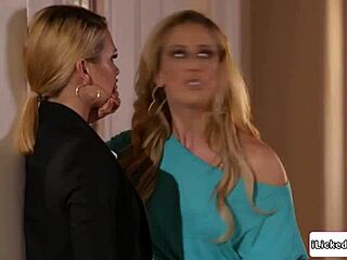 BIG TITS MILF FACESITS PETITE BLONDE INTERN PUSSY! WANNA LICK? 👅