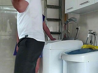 Huge Cock Handyman Pounds Married Client's Big Pussy After Washing Machine Fix