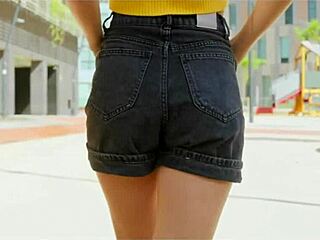 damn her fit tight model ass is perf!!