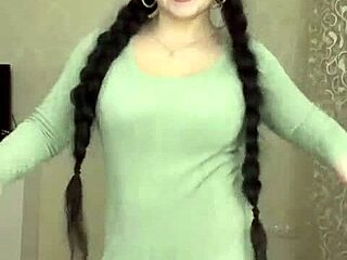 Bold Arabic Dance Captivates with Exotic Rhythm