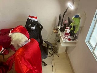 latina brasileira leva pau interracial outdoor lingerie numa noite de natal