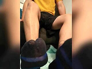 Hey tomas styl, show off those sweaty feet after walking all day in socks?