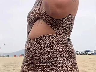 Went beach no panties dude chats dirty african young fun