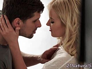 cocksucking model takes it doggystyle from behind so elegantly