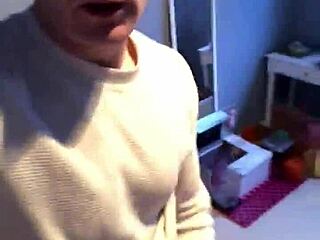 Little mama's PAWG ass bounces on thick uncut monster cock craving cumshot