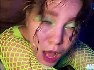 met this club beauty danced then bent her over for rough cum swallow 😏💦🍆