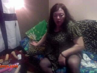 whoa those 2 naughty bbw amateurs flashing toys on cam 😈🔥