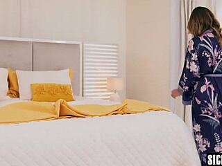 Horny Anna Claire Clouds Licks Wife's Big Ass Pussy Then Fucks With Dildo