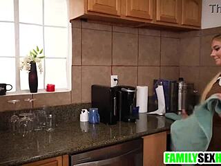 sneaky stepdaughter's banging stepdad right under stepmom's nose 🔥 lol she's clueless 😏