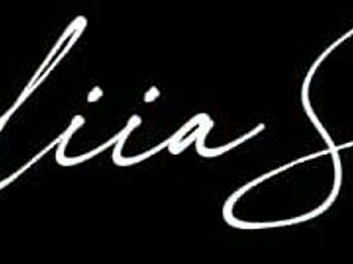 pretty teen branquinha big ass spreads tight pink pussy masturbates huge dildo solo