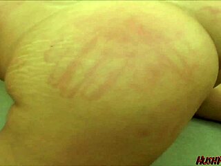 Naomi, doesn't your bubble butt deserve all this sloppy worship?
