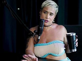 damn she got kicked out everywhere had open relationship tried with young girl just joana in sheer red 👀🔥