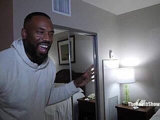 Munn Blaxxx Dickfished by Jovan Jordan's Monster Cock in Garage