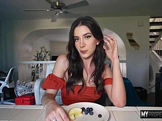beautiful homeowner natalie brooks seduces realtor in bedroom