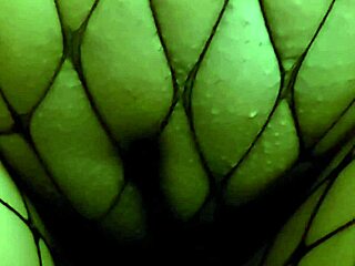 beruka fingers shaved pussy to wet squirt in fishnets