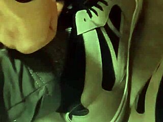 uhh my friend totally trashes my sneakers... havin way too much fun with em!!