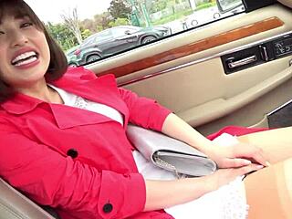 Leaked Japanese milf's huge natural tits and curvy body exposed in secret seduction video