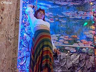 Hotwife steffi dances huge pussy lips in lingerie photoshoot