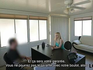 راقصة غوغو تطحن الزب عشان قرض فلوس!