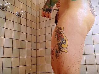 imagine me your giantess shaving my huge shaved pussy in the shower watch out for the water drops