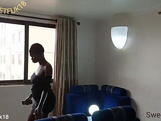 Sext Ebony Latina's Shaved Pussy Tempts Phone Charge into Outdoor Fuck