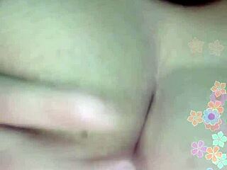 Wanna see this Indonesian flash her boobs?