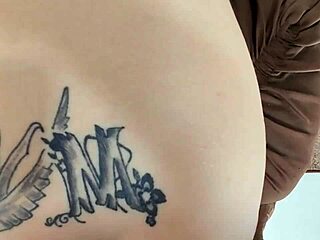 Loira's huge tattooed ass takes deep anal pounding with massive creampie finish 😍🍑💦