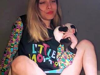 bonneyuwu cute latina teen masturbates with dildo in pijama