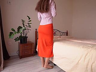 Fit milf shakes small tits and ass to make me cum before office