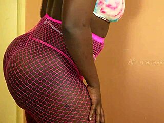imagine my bubble butt shaking in this thong just for you