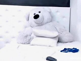Curvy young babe hooks up for an intriguing cum-filled adventure.