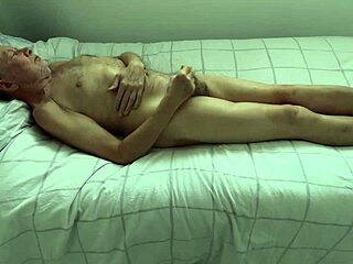 wanna see this mature euro homemade bedroom wank to shaking orgasm?