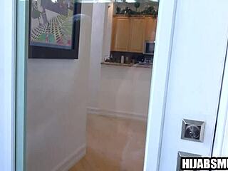 Muslim Housewife Fucks Personal Trainer Behind Husband's Back