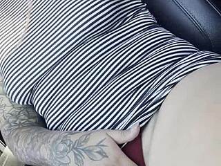 Latina fingers juicy wet pussy masturbating for taxi driver