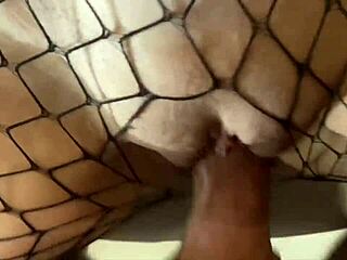 so many creampies flooding her pussy gonna knock up this whore!!