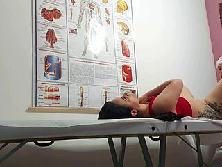 Gyno Finger in Anus Sparks Patient's Juicy Fuck Frenzy