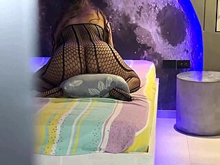 madrastra nalgona cachonda discovered humping pillow hard to orgasm with juicy ass shaking wet pussy dripping