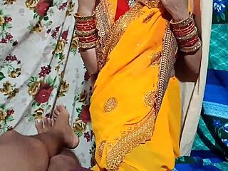 Sasur's Bahu Bursts Into Bedroom For Hindi Dirty Talk Seduction