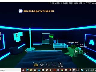 yo roblox bitch you're fucking my ex's homie right in front of me... it hurts watching
