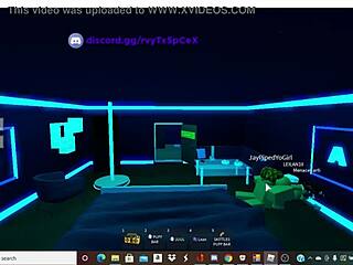 yo roblox bitch you're fucking my ex's homie right in front of me... it hurts watching