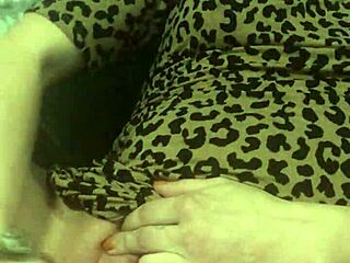 Hey, i'm fingering my wet pussy so good right now...