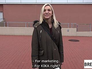 Bianca Ferrero rimmar saftig röv sen rider kuk i breedbus POV