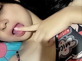 Japanese chica squirts hard masturbating huge dildo close-up fetish