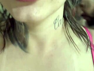 Stepdaughter's Babe Gets Kitchen Pussy Licked During Live Stream