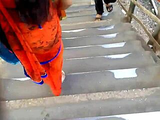 Big Ass Aunt in Orange Saree Teases on Outdoor Public Train